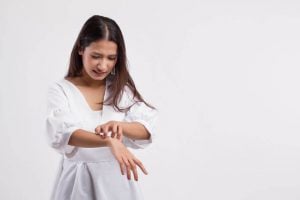 woman with itchy skin